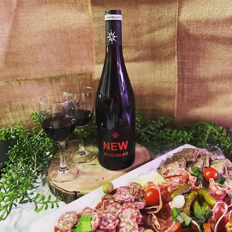 Du Beaujolais nouveau et des produits de nos terroirs !
Comme chaque année, c’est l’occasion de se retrouver entre collègues et de dégustez !
.
.
.
#absolumentvin #beaujolaisnew #domainelathuilieregravallon #traiteurévénementiel #terroirs #happyhour